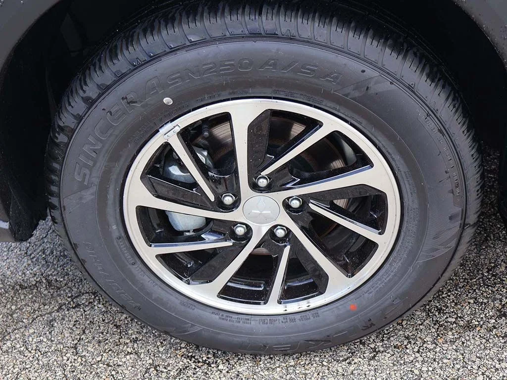 2026 Mitsubishi Eclipse Cross ES - Photo 18
