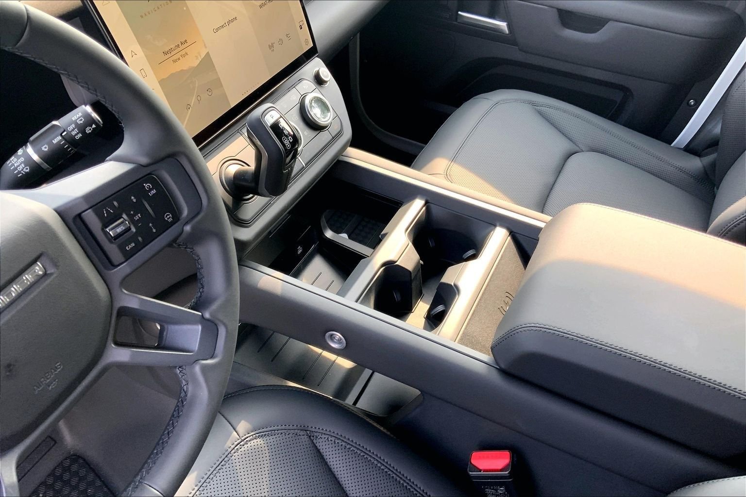 New 2026 Fuji White Land Rover X-Dynamic SE image 7