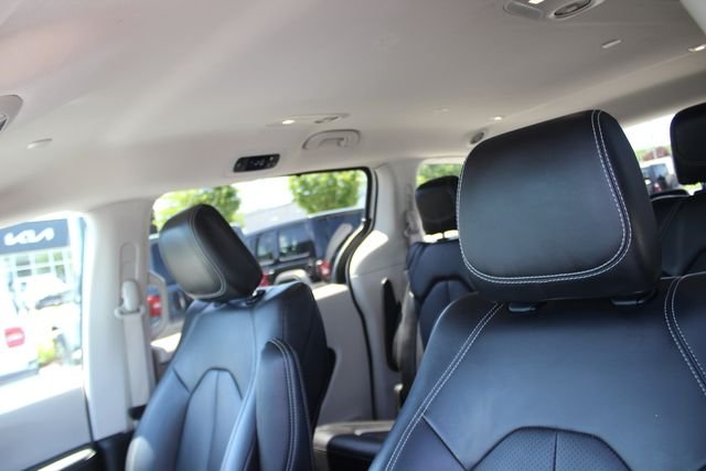 Used 2023 Silver Chrysler Touring L image 21