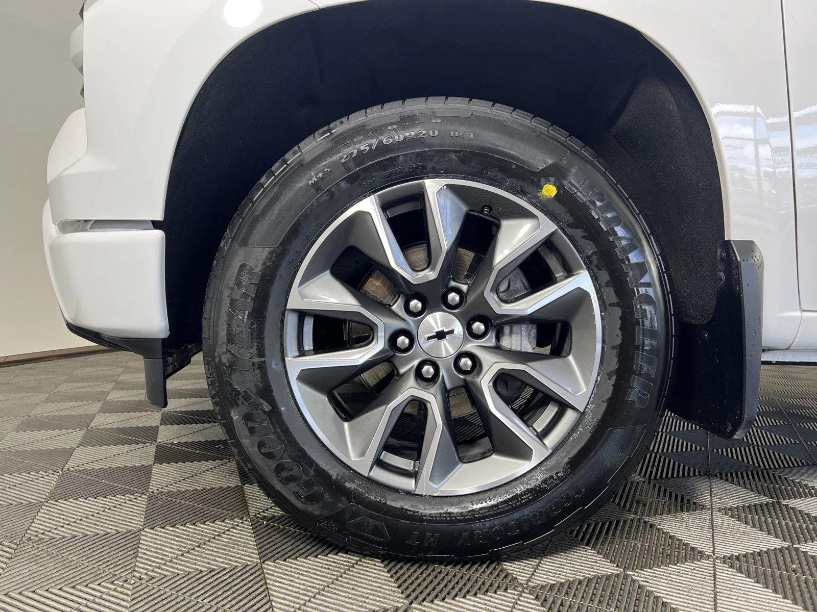 Used 2024 Summit White Chevrolet RST image 30