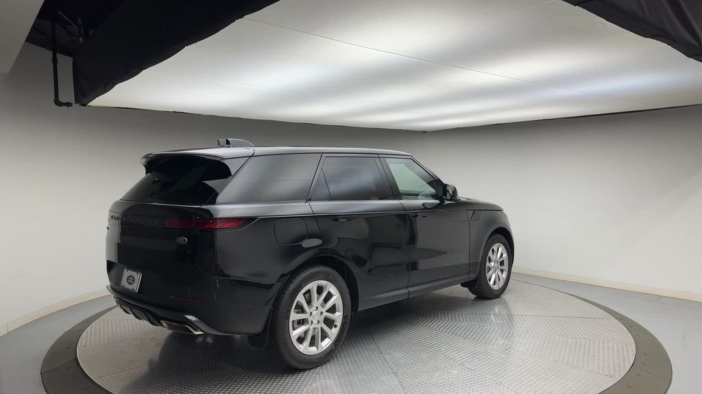 Used 2023 Santorini Black Metallic Land Rover SE image 8
