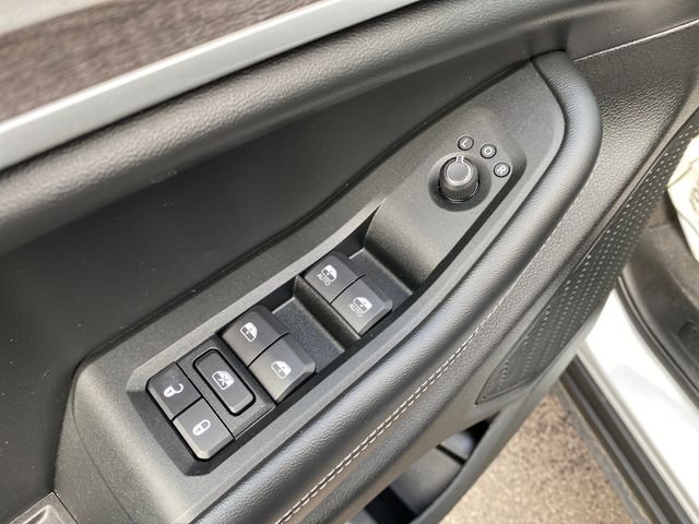 Used 2025 Silver Jeep Limited image 14