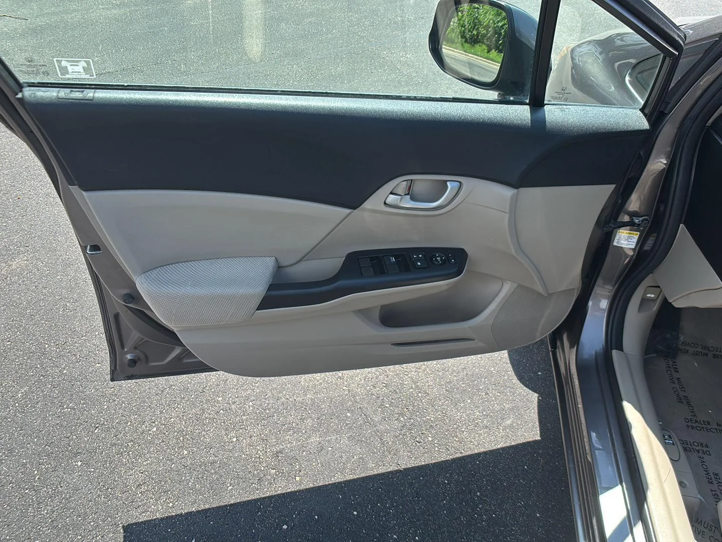 Used 2012 Urban Titanium Metallic Honda LX image 6