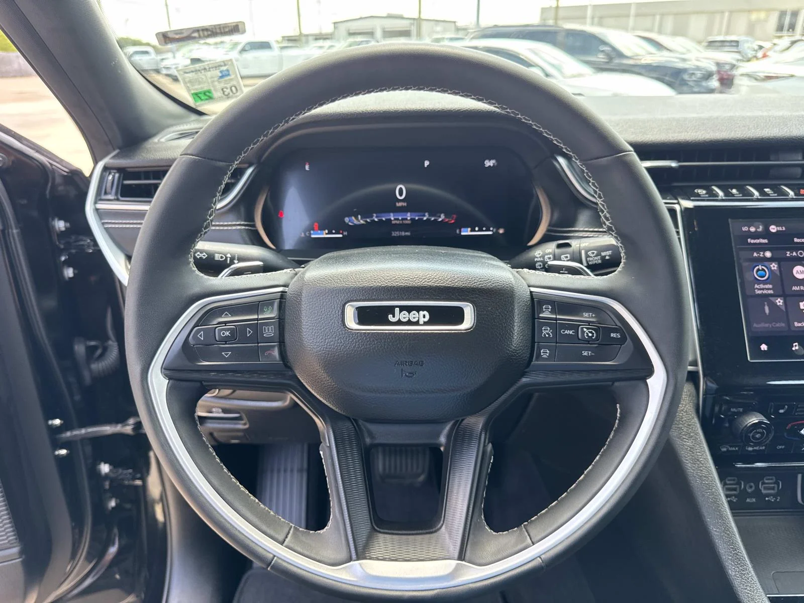 Used 2023 Diamond Black Crystal Pearlcoat Jeep Altitude image 21