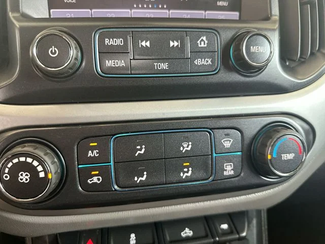 Used 2015 Silver Chevrolet LT image 18