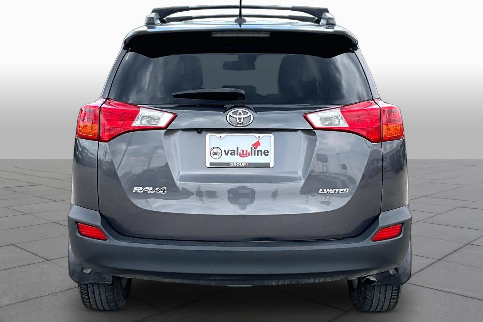Used 2014 Magnetic Gray Metallic Toyota Limited image 5