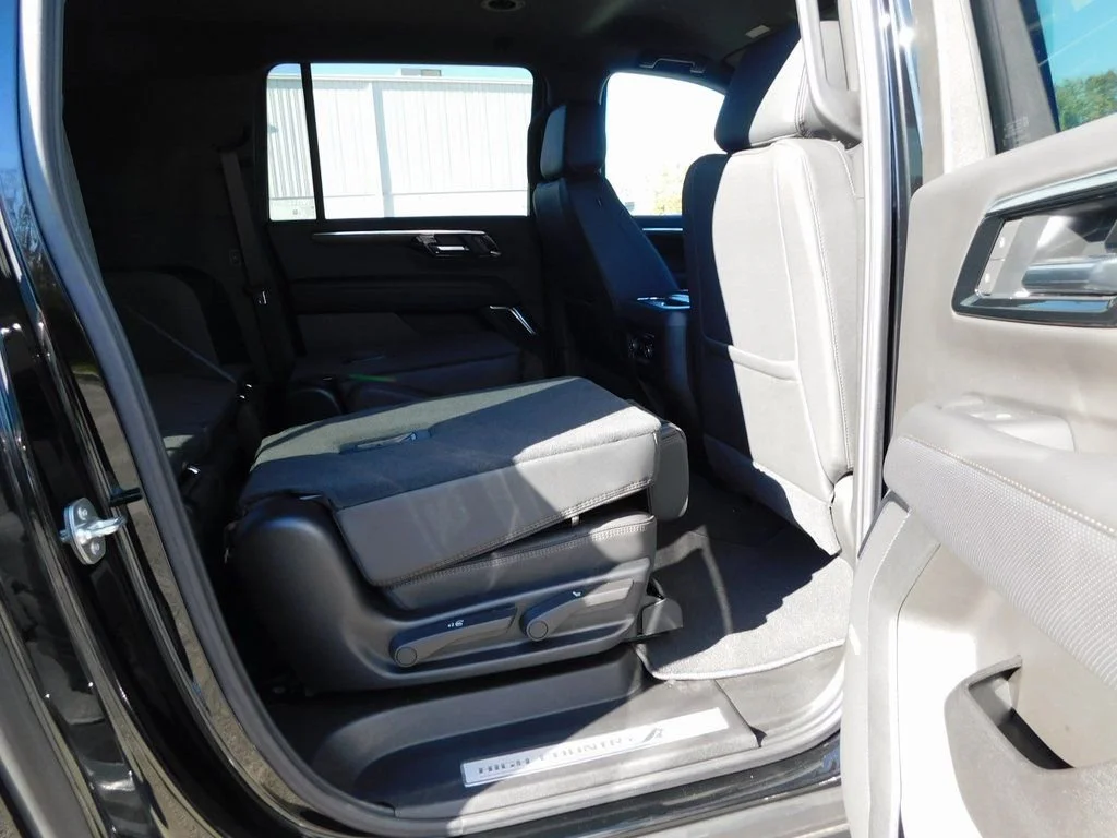 2025 Chevrolet Suburban High Country - Photo 32