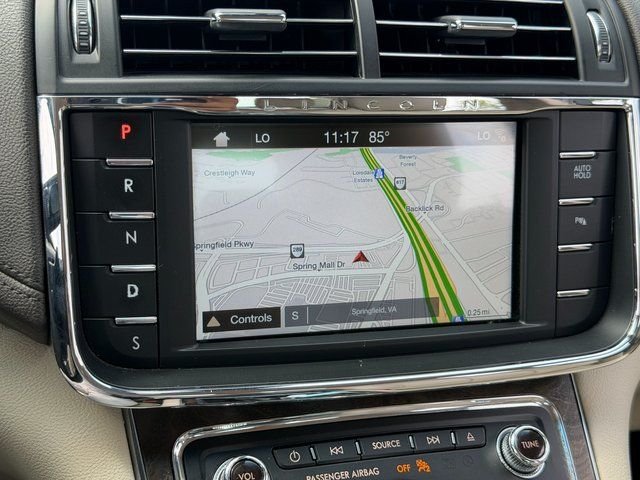 Used 2017 Black Lincoln Reserve image 43