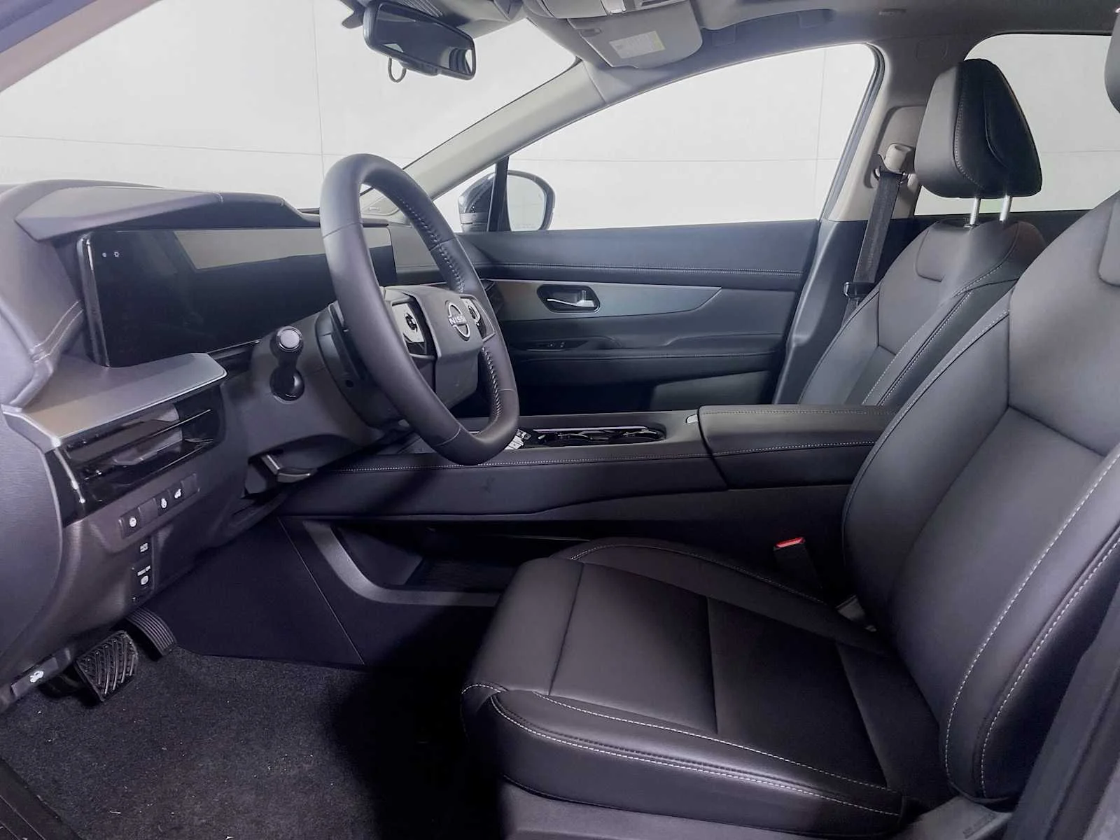 Used 2025 Boulder Gray Pearl/Super Black Nissan SL image 19