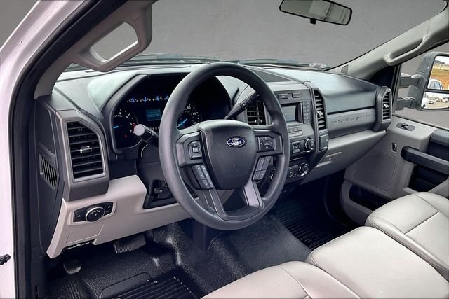 Used 2017 White Ford XL image 10