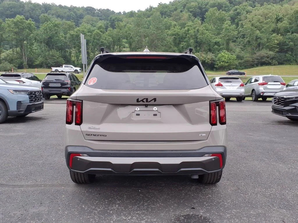 Used 2025 Brown Kia X-Line EX image 7