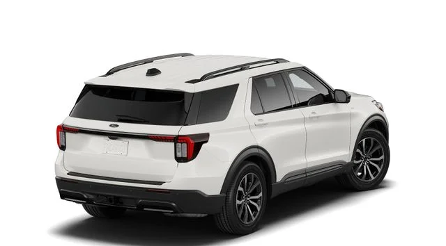 New 2026 Star White Metallic Tri-Coat Ford ST-Line image 3