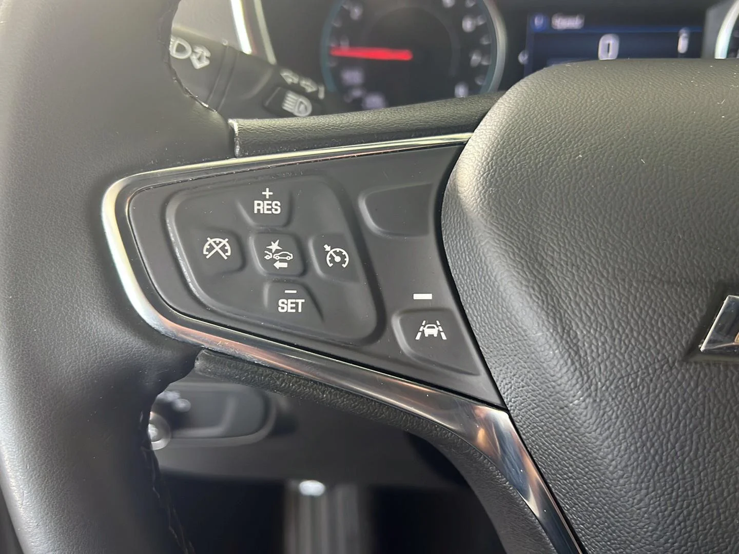 Used 2024 Sterling Gray Metallic Chevrolet LT image 27