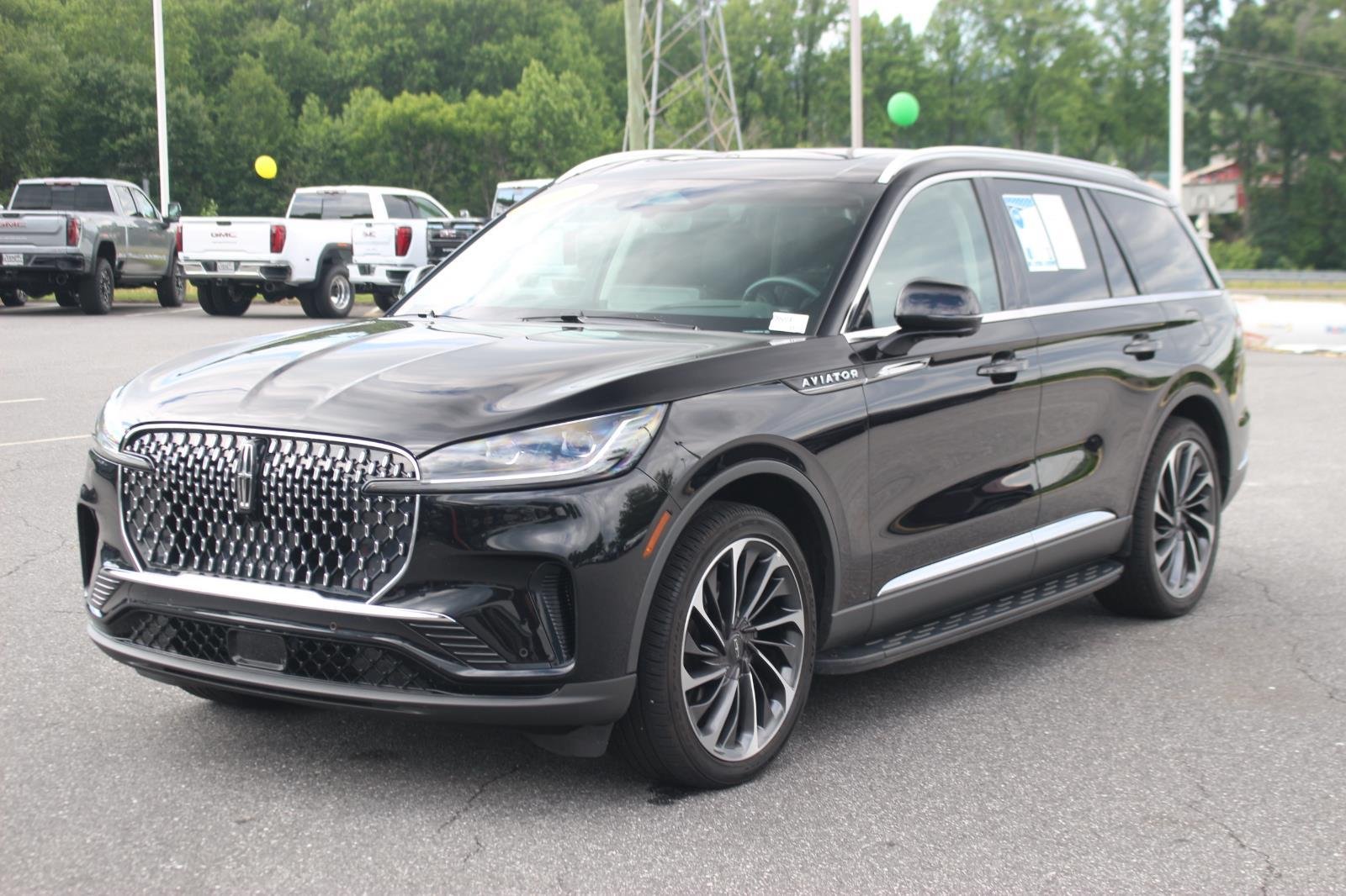 Used 2025 Infinite Black Metallic Clearcoat Lincoln Reserve image 3