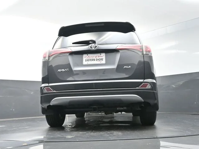 Used 2018 Gray Toyota XLE image 50