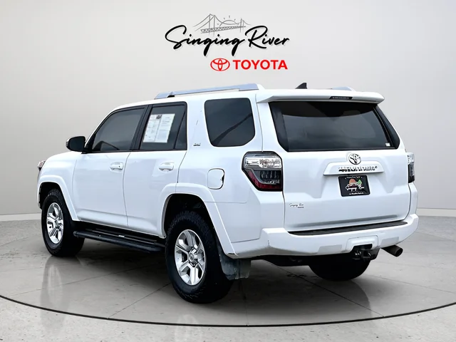 Used 2016 White Toyota SR5 image 4