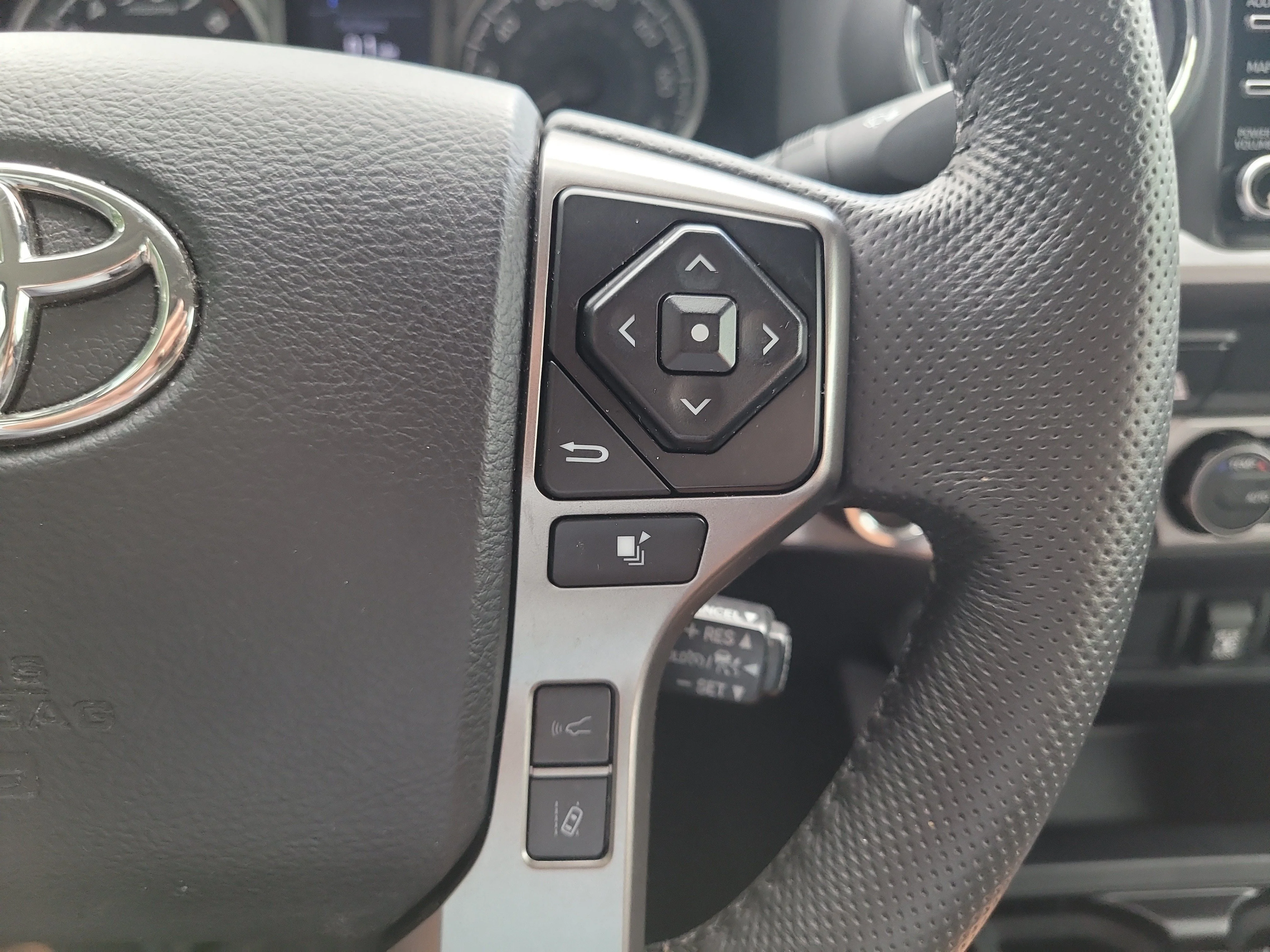 Certified Used 2023 Ice Toyota SR5 image 29