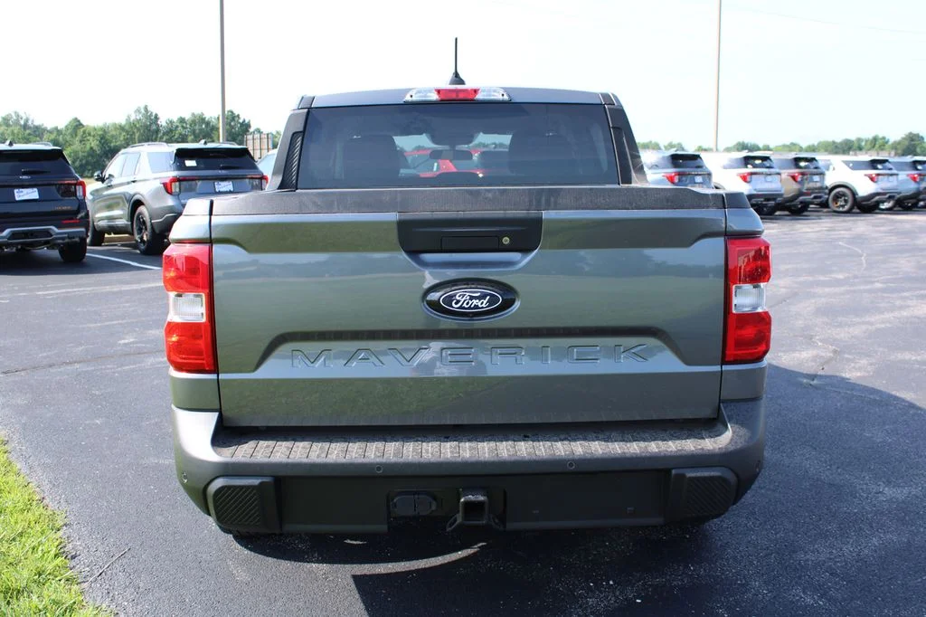 New 2026 Carbonized Gray Metallic Ford XLT image 9