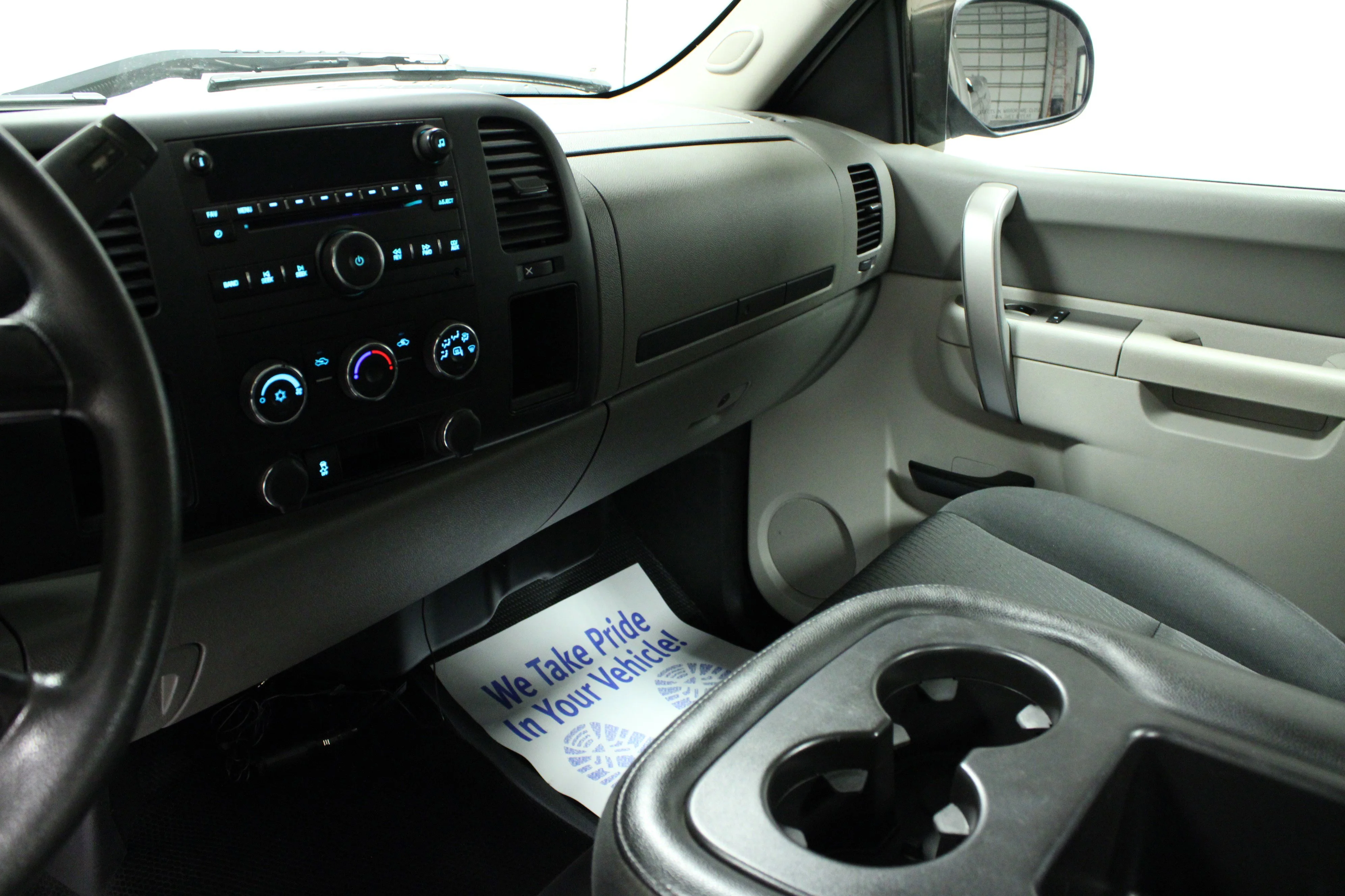 Used 2013 GRAYSTONE METALLIC Chevrolet Work Truck image 17
