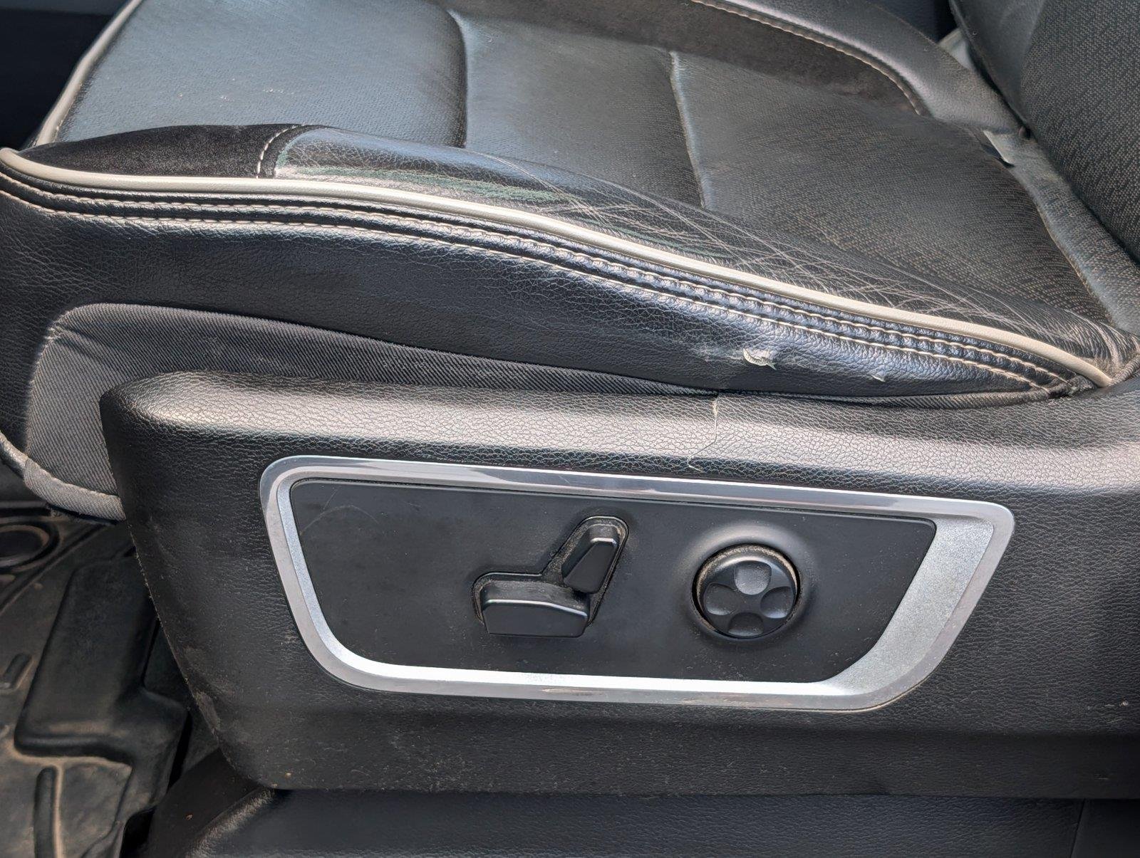 Used 2020 Granite Crystal Metallic Clearcoat Ram Laramie image 13