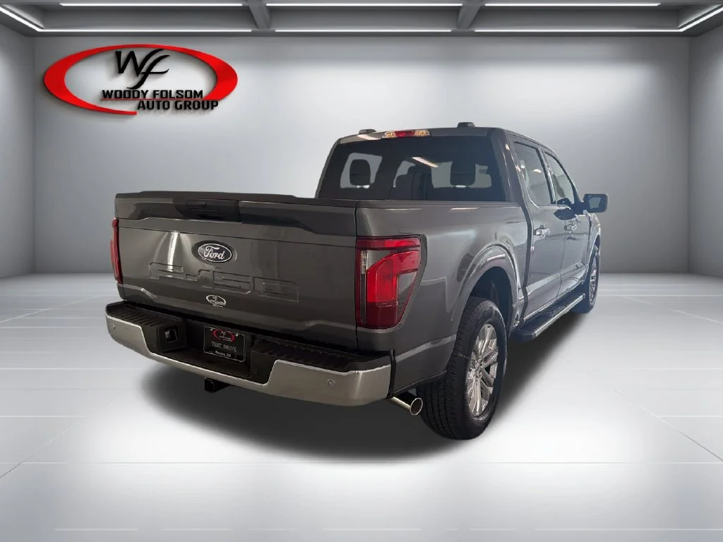 New 2026 Carbonized Gray Metallic Ford XLT image 6
