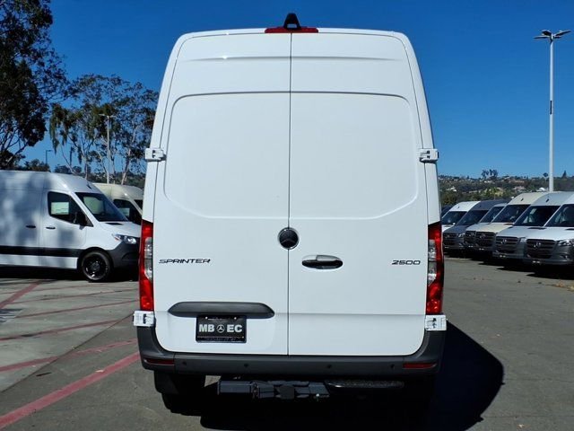 New 2026 Arctic White Mercedes-Benz Cargo 144 WB image 19