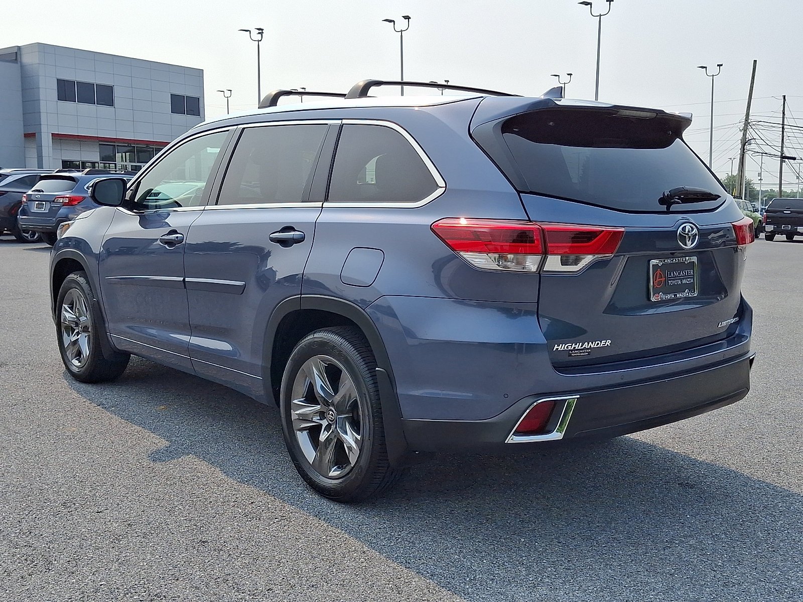 Used 2018 Shoreline Blue Pearl Toyota Limited Platinum image 5