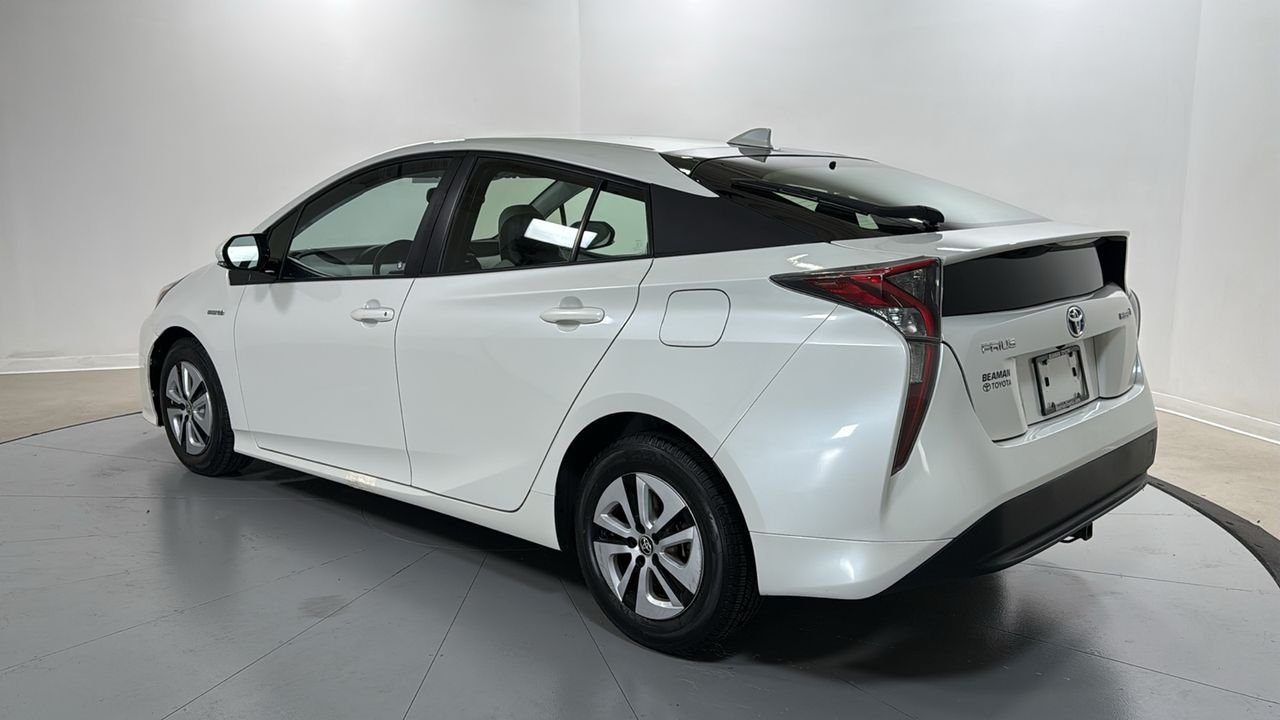 Used 2016 White Toyota Four image 7