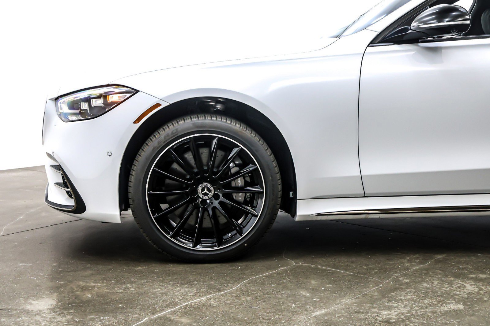 2025 Mercedes-Benz S-Class S 580 - Photo 29