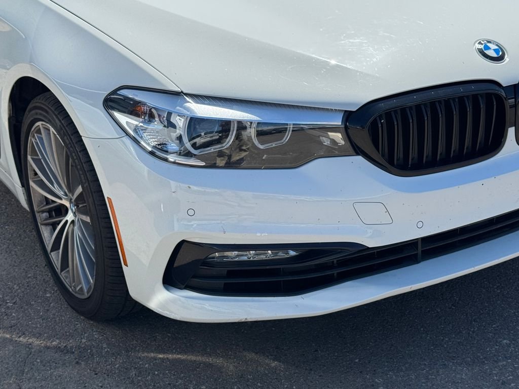 Used 2018 White BMW 530e iPerformance image 2