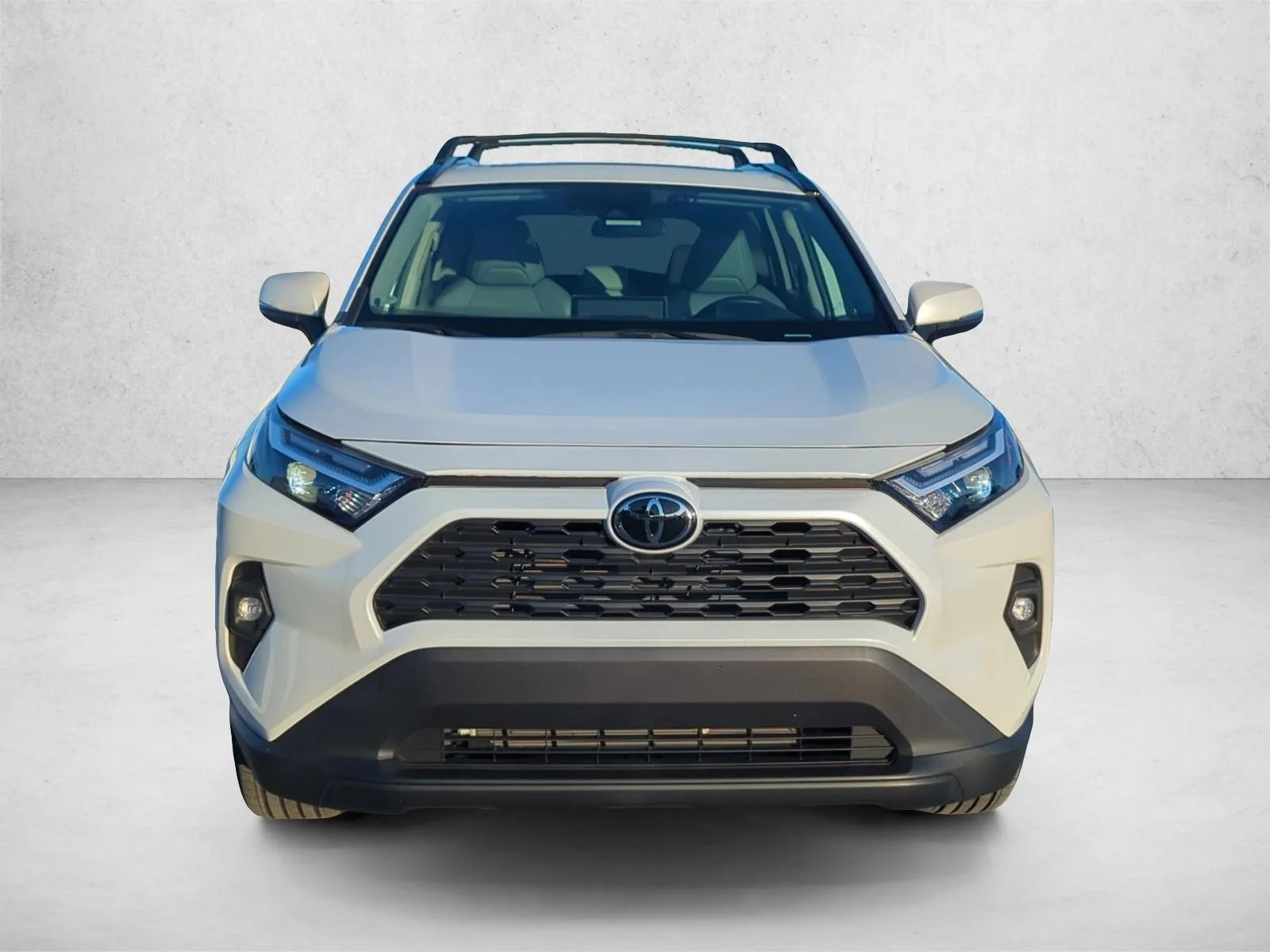 Used 2024 Wind Chill Pearl Toyota XLE Premium image 2