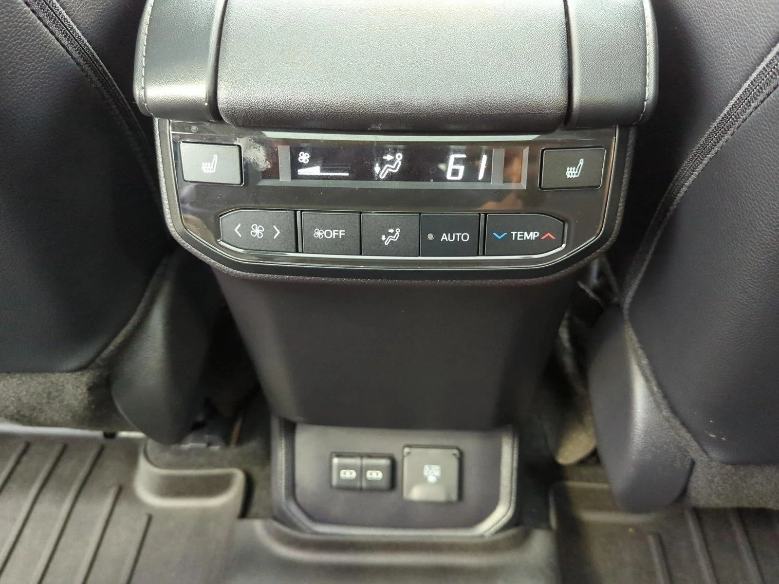 Used 2024 Wind Chill Pearl Toyota Platinum image 17