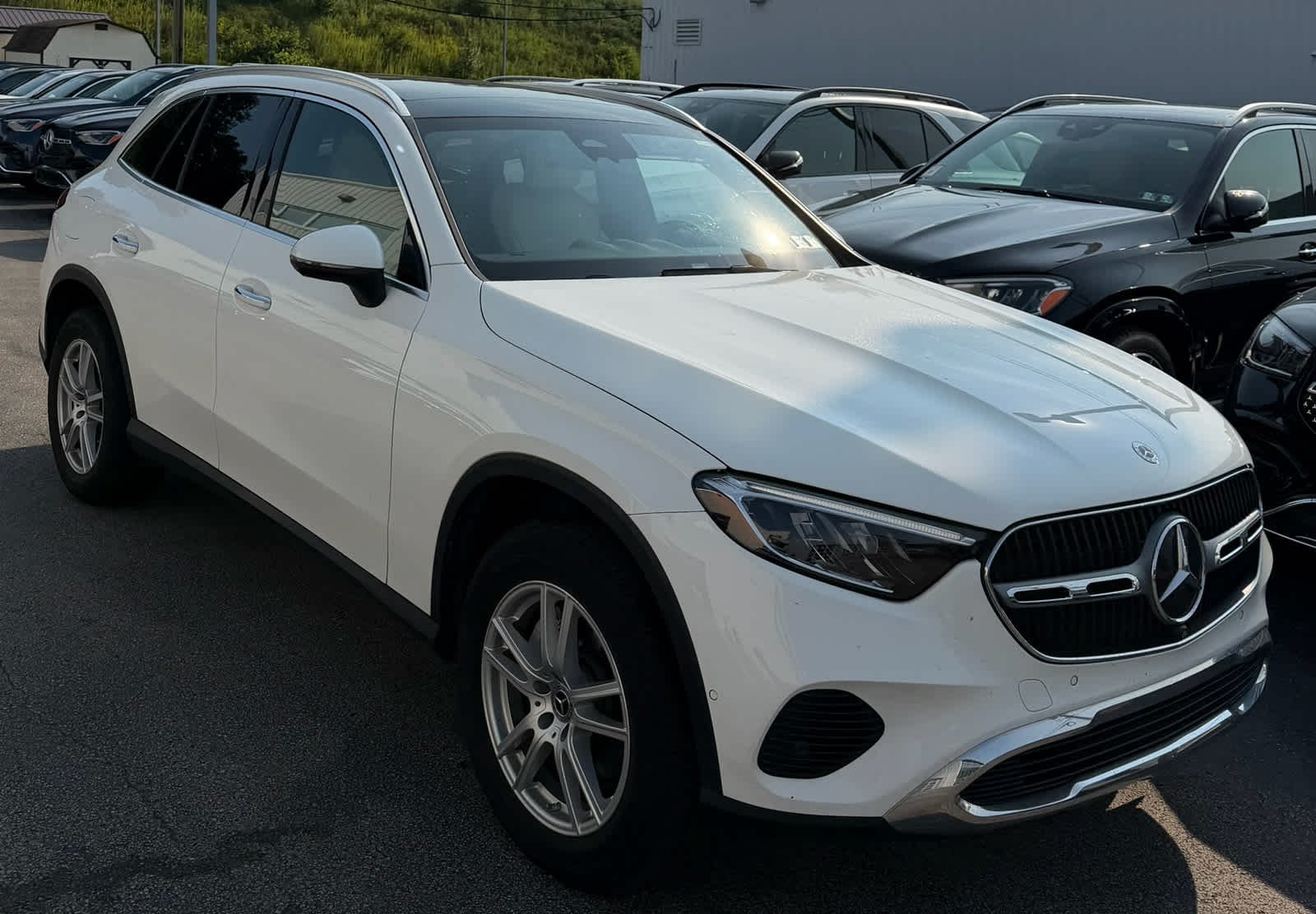 Used 2023 Polar White Mercedes-Benz GLC 300 image 3