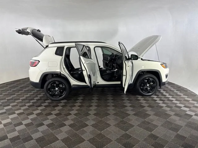 Used 2020 White Jeep Latitude image 13