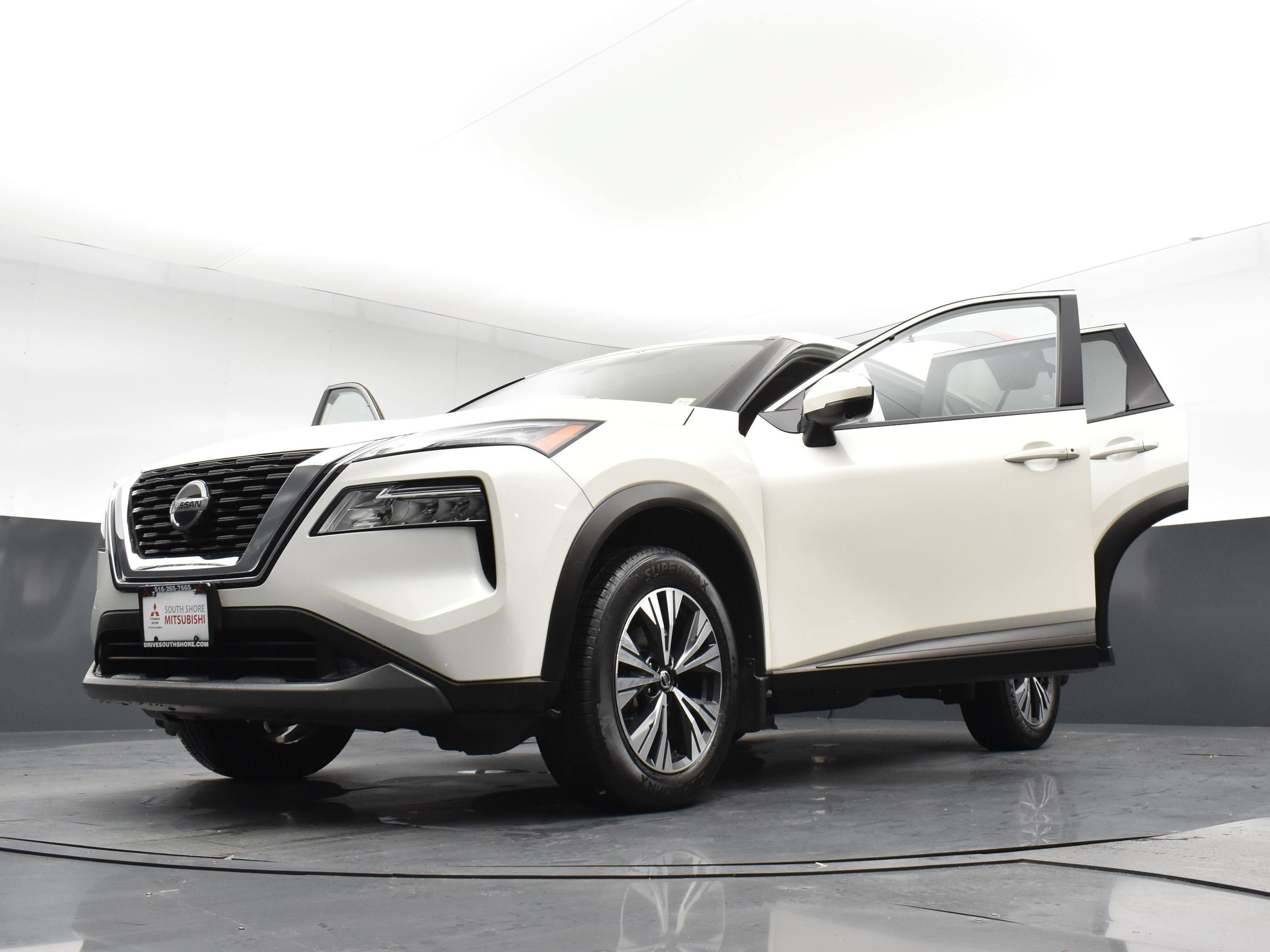 Used 2021 Pearl White Tricoat Nissan SV image 28