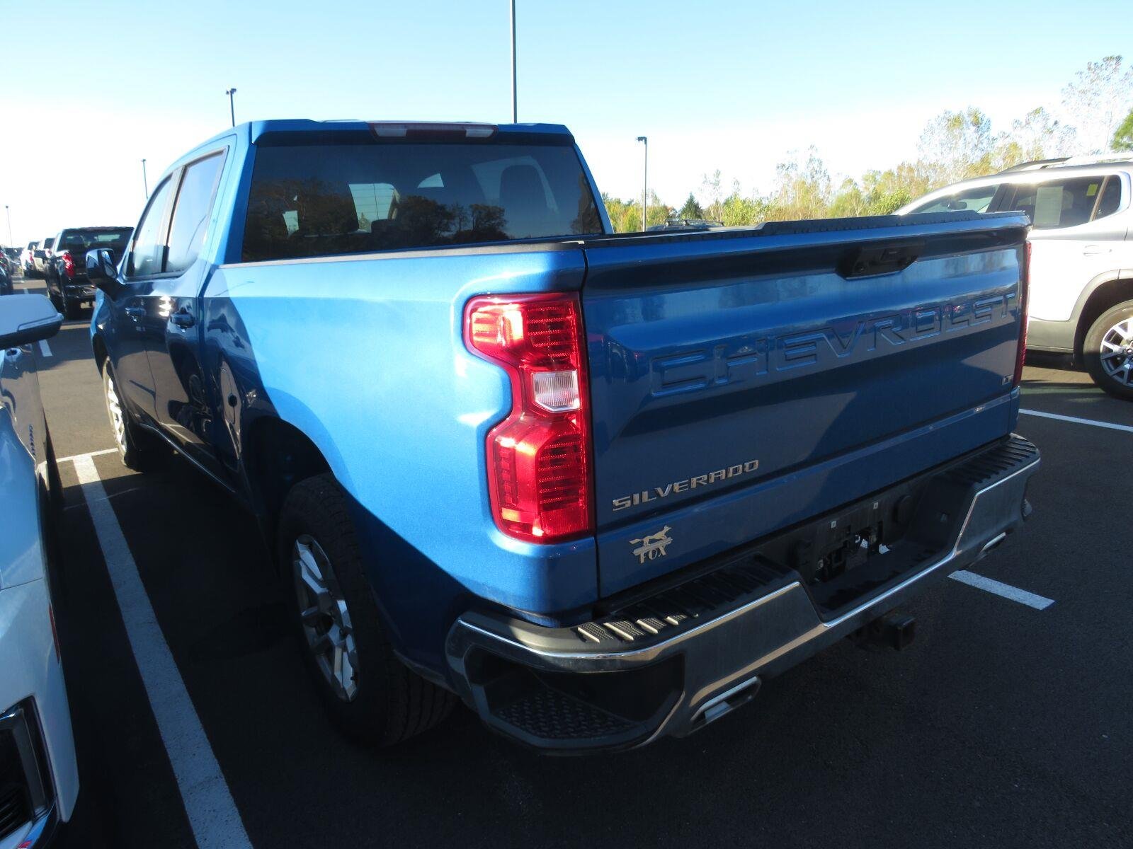 Used 2022 Glacier Blue Metallic Chevrolet LT image 8