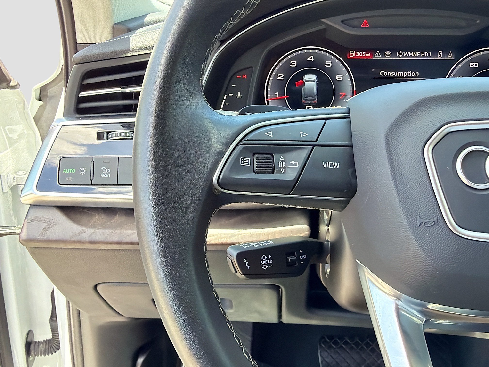 Used 2025 Glacier White Audi Premium image 38