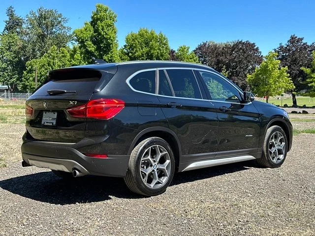 2017 BMW X1 28i - Photo 9
