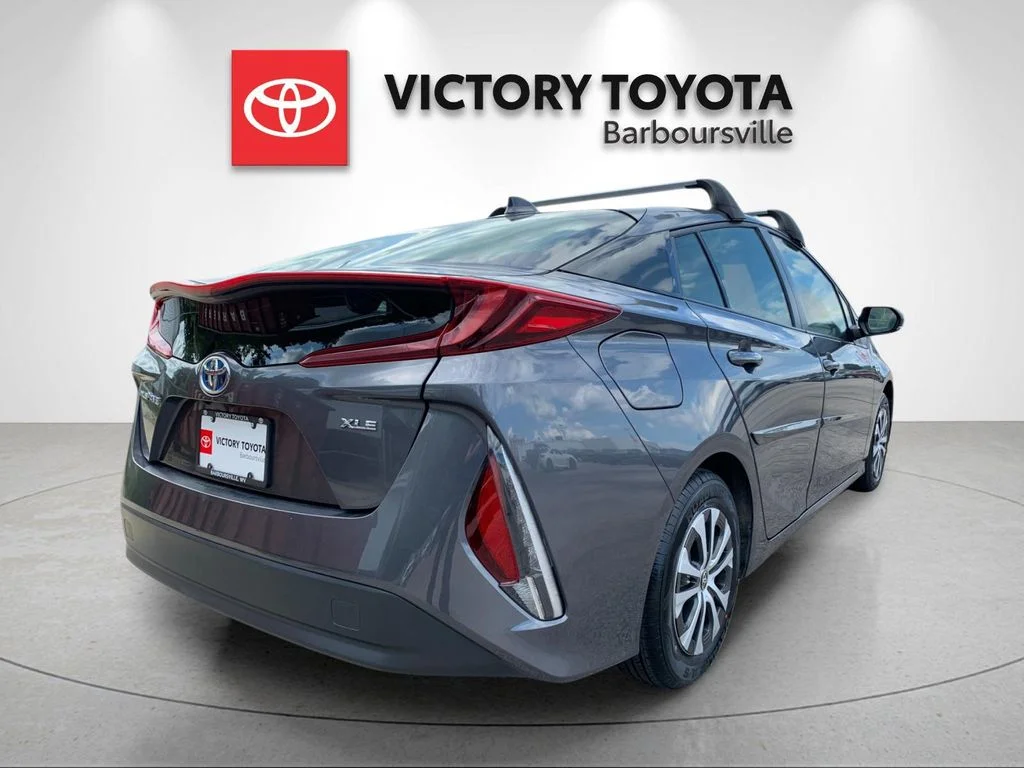 Used 2022 Gray Toyota XLE image 7