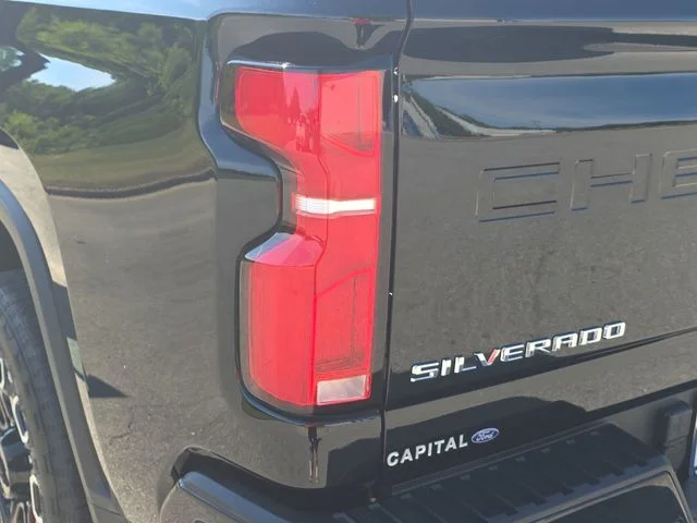 Used 2024 Black Chevrolet High Country image 35