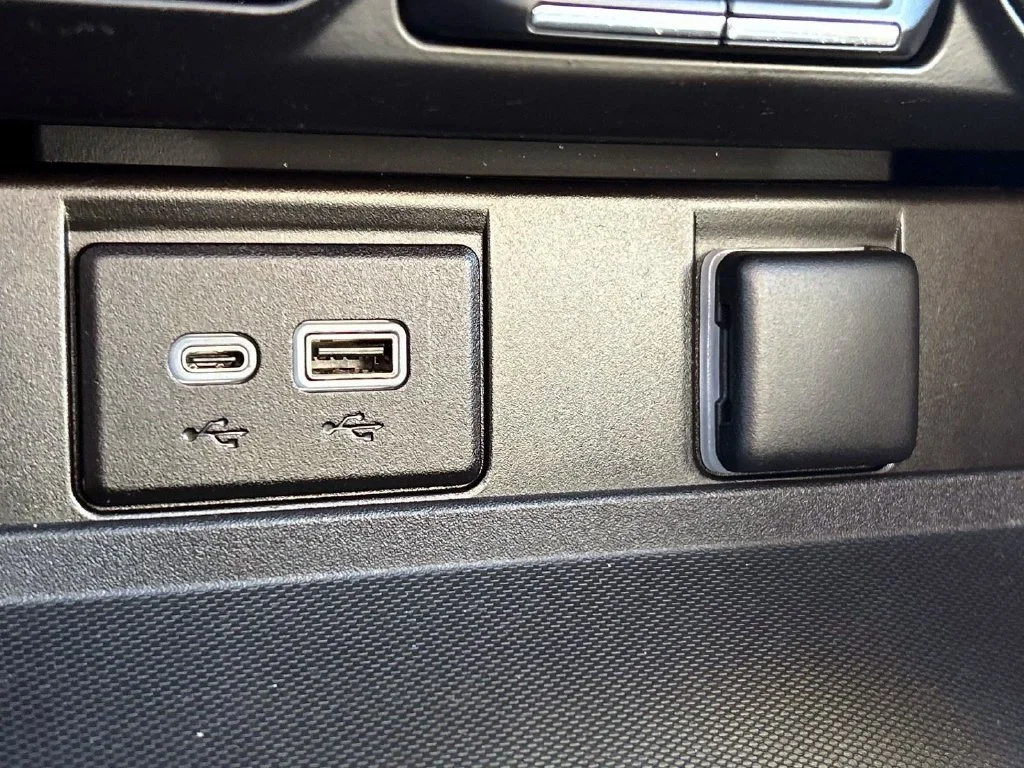 Used 2023 White Frost GMC AT4 image 34