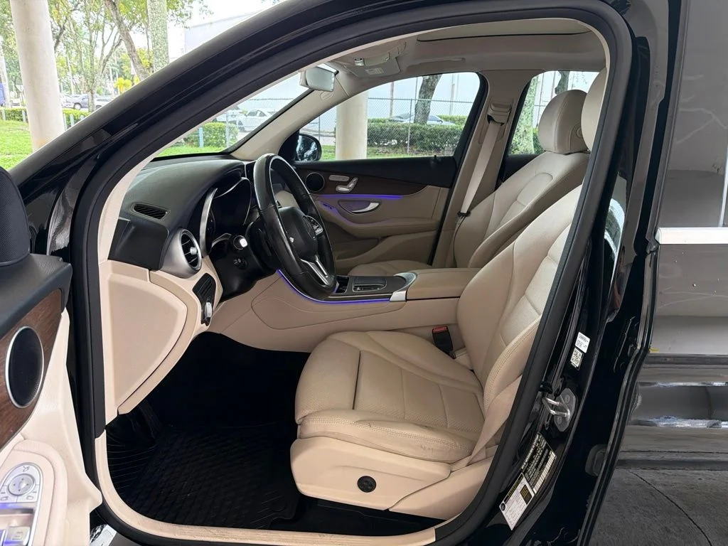 Used 2020 Black Mercedes-Benz GLC 300 image 5