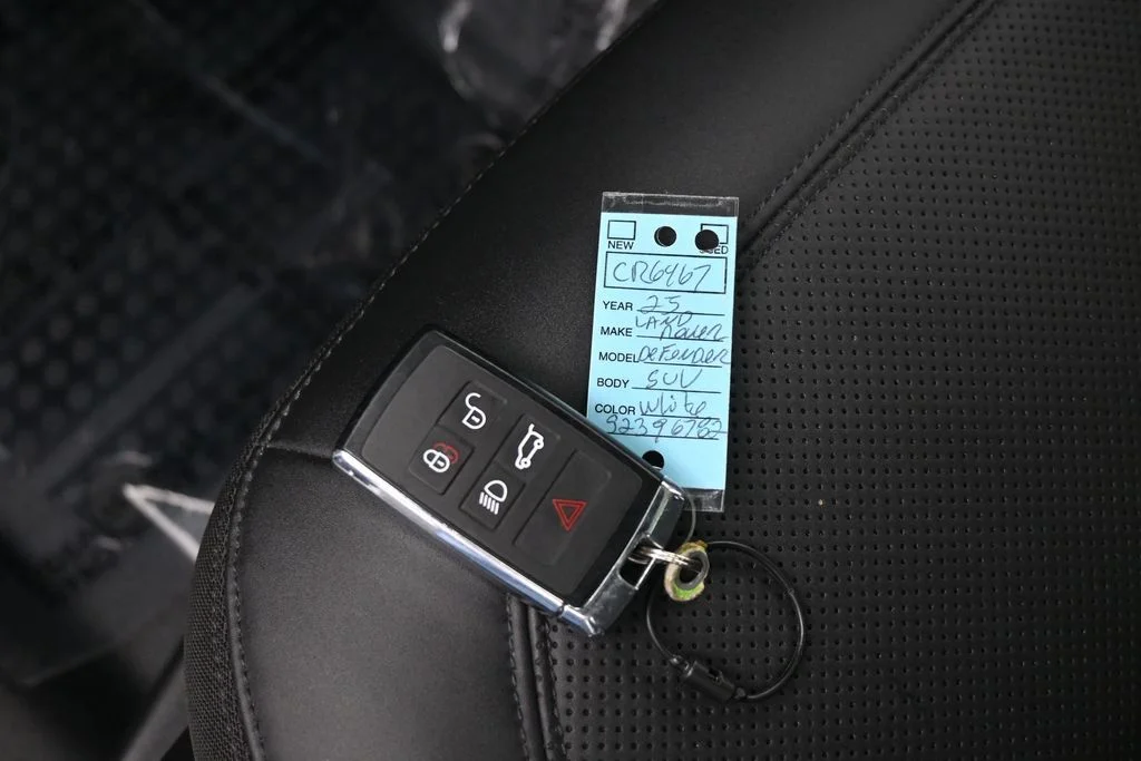Used 2025 White Land Rover S image 20
