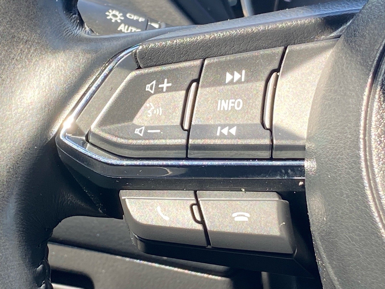 Used 2018 Silver Mazda Touring image 6
