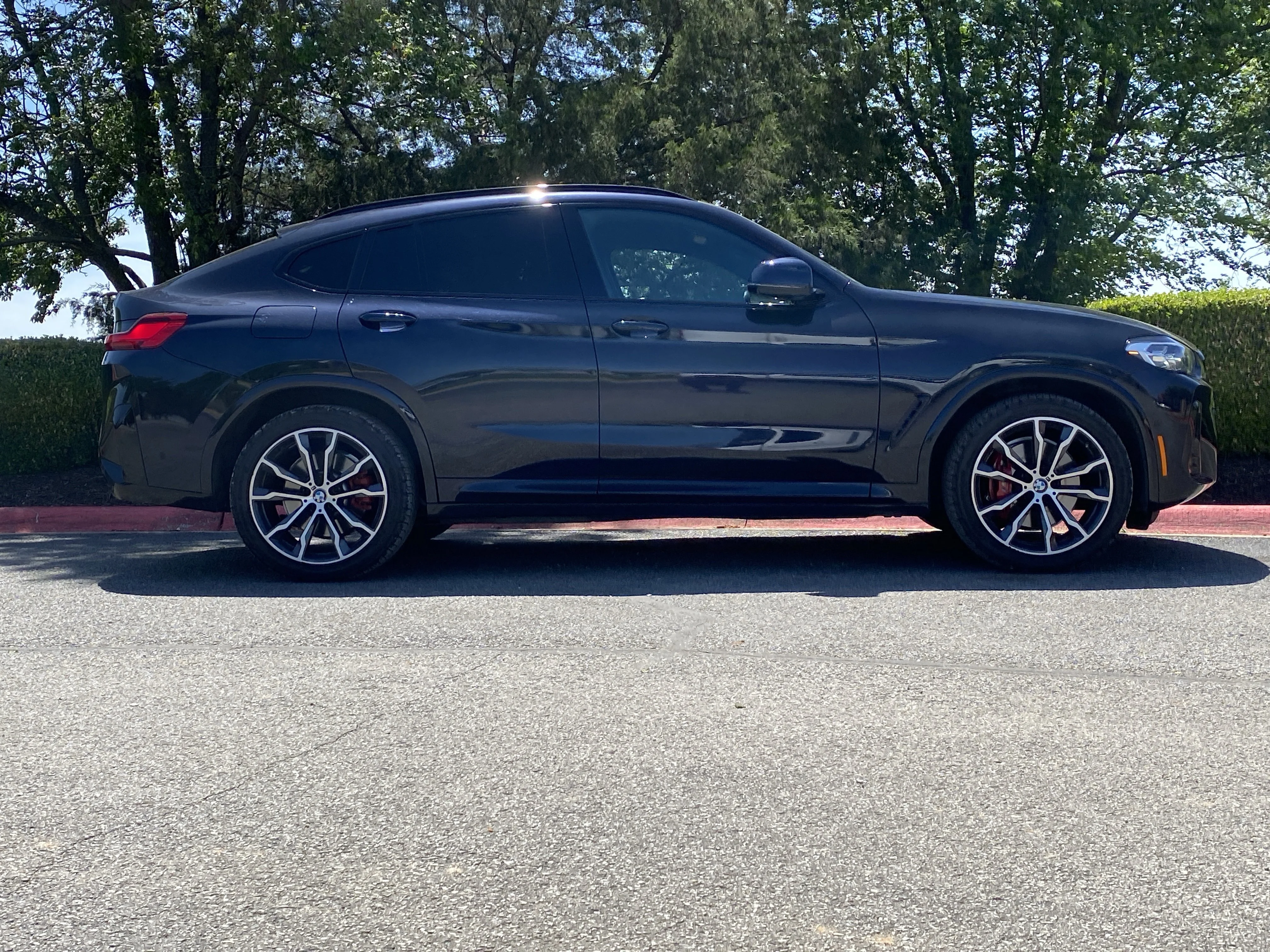 Used 2022 Carbon Black Metallic BMW  image 2