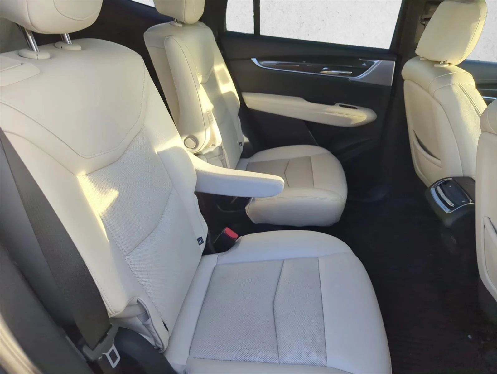 Used 2023 Argent Silver Metallic Cadillac AWD Sport image 25