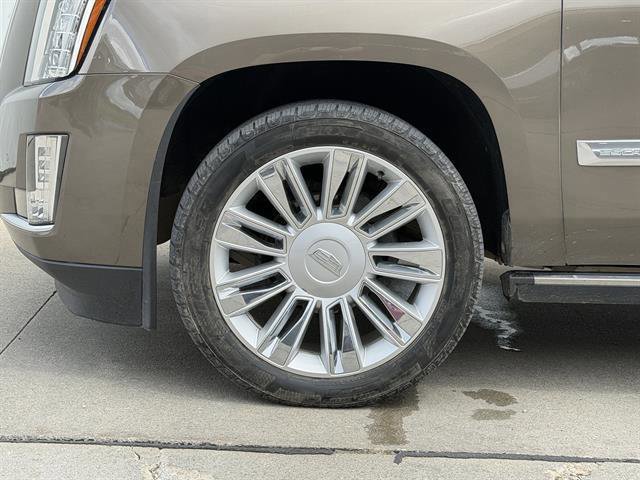 Used 2016 Terra Mocha Metallic Cadillac Platinum image 9
