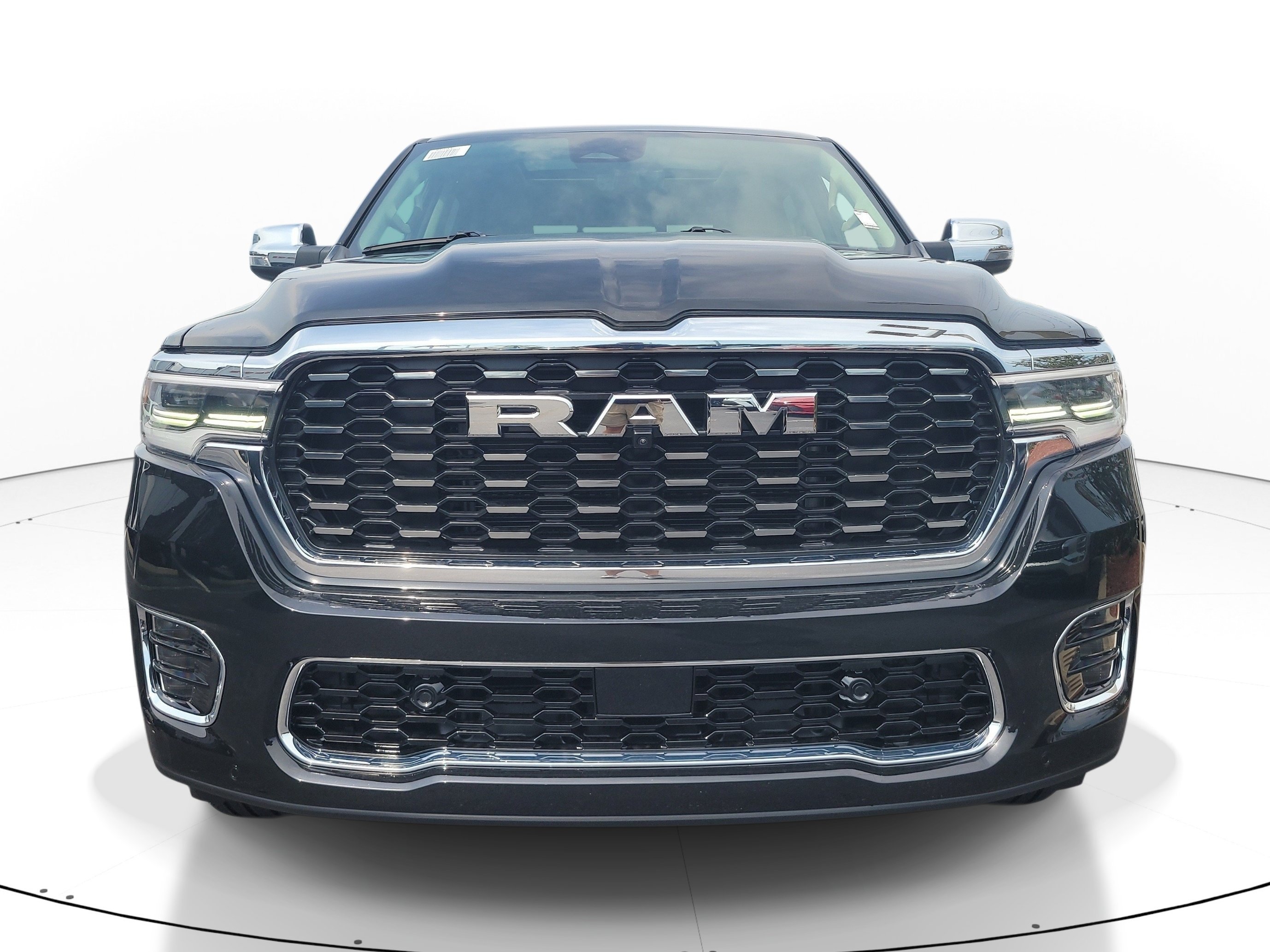 New 2026 Diamond Black Crystal Pearl-Coat Exterior Paint RAM Tungsten image 3