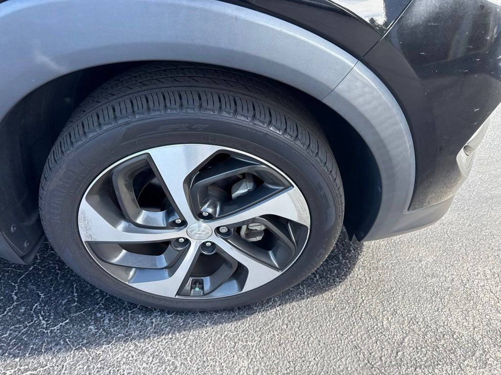 Used 2018 Black Hyundai Value image 11