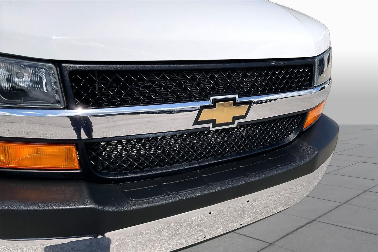 Used 2024 Summit White Chevrolet WT image 25